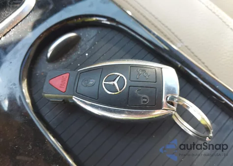 2016 Mercedes-Benz Slk 300 z USA, uszkodzony, nr VIN WDDPK3JA6GF117788